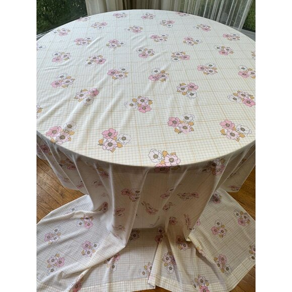 Vintage 1970s top/ flat sheet, pink peonies flowers, checkered, twin si - Picture 2 of 10